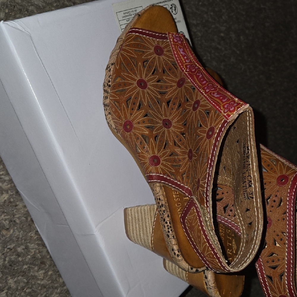 SPRING STEP L'ATISTE Tan and Pink Heels with Floral Cutouts - Picture 7 of 7